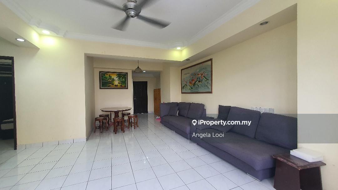 Kelana Puteri corner unit for sale