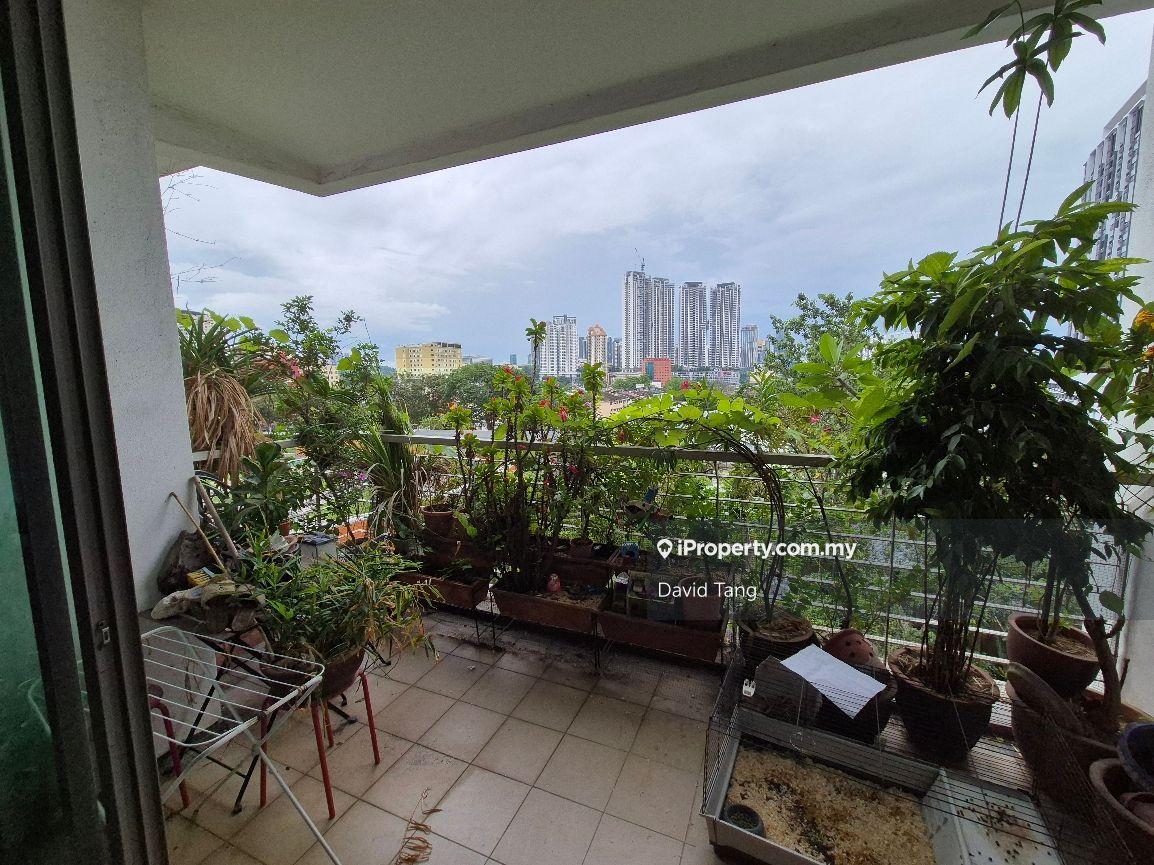 Low floor facing greenery podium and swimming pool