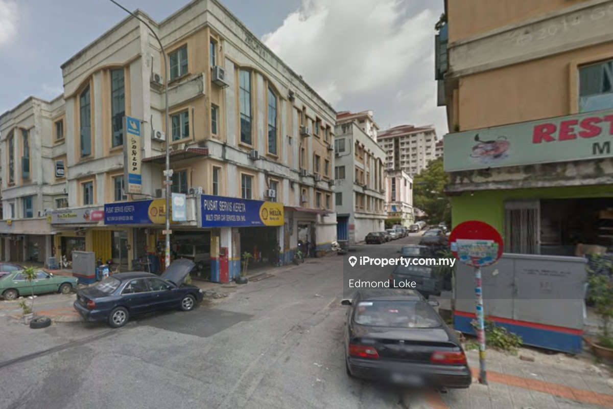 Medan Putra Ground Floor Shop For Rent