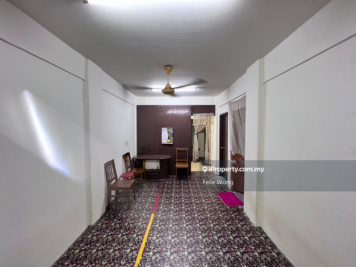 Low Cost Pangsapuri Ceria Taman Kinrara Puchong For Sell