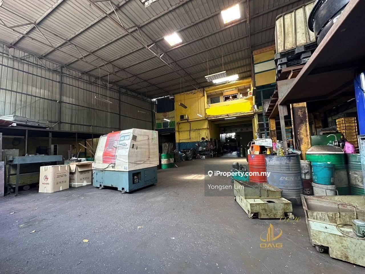 1.5sty Semi-D Factory 50x195 Taman Klang Jaya Facing Parking!!