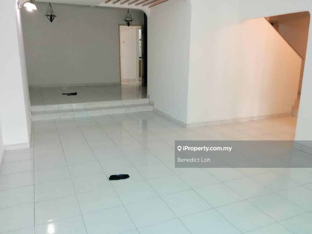 Spacious 2 Storey Terrace House, Freehold, Ttdi