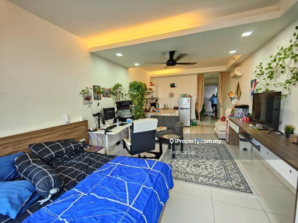 Interior designed package by Developer with fully furnished unit