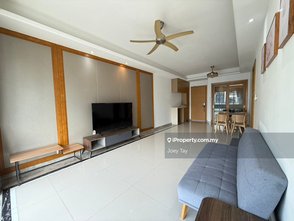 Spacios 3 bedroom , nearest blok walking to ciq link bridge