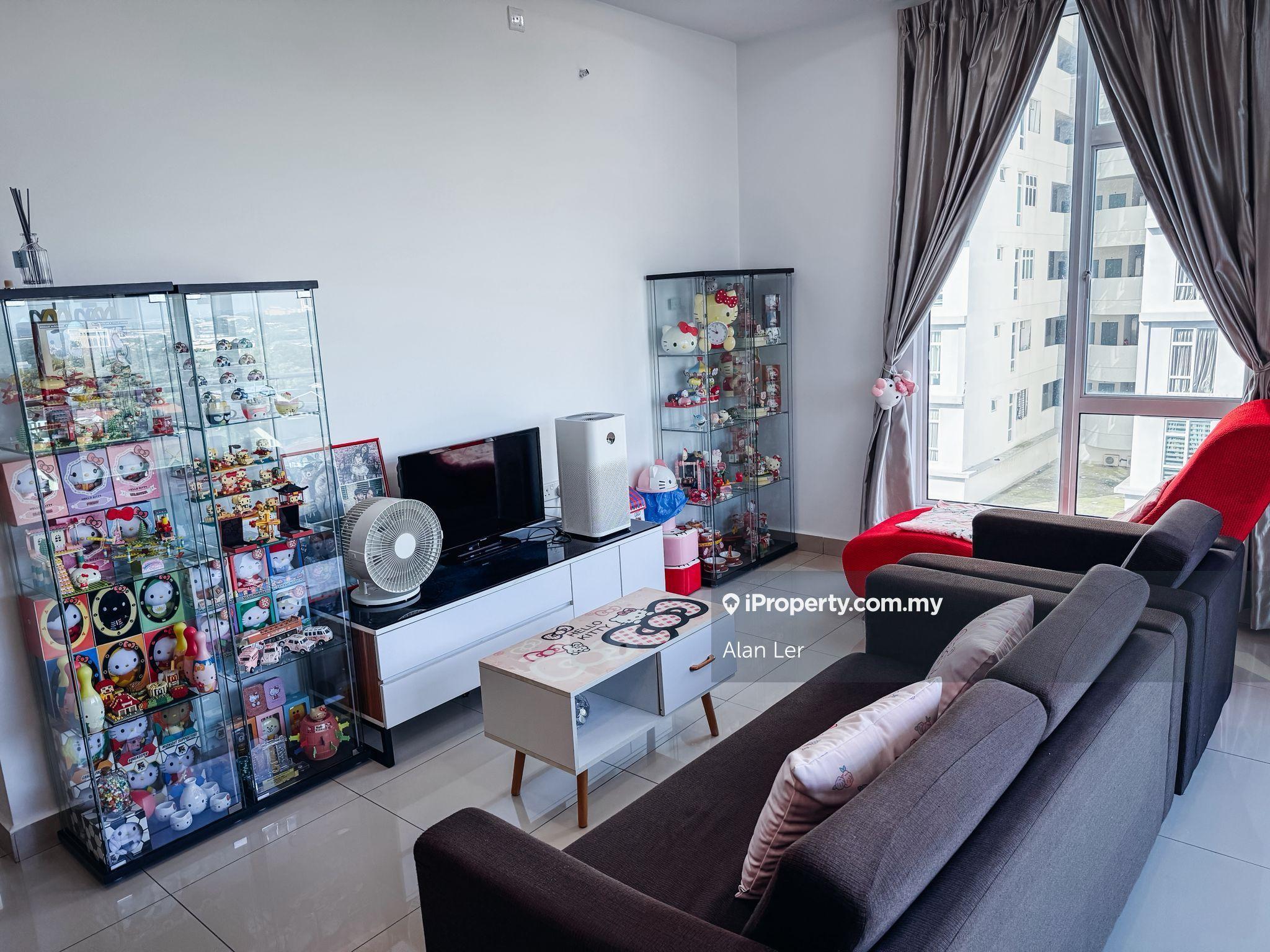 M Condominium Corner Unit For Sale