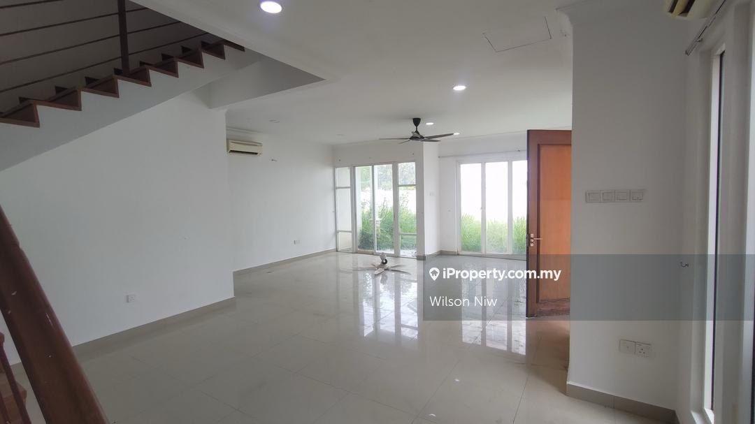 2.5 Storey Semi D House For Sale , Must View