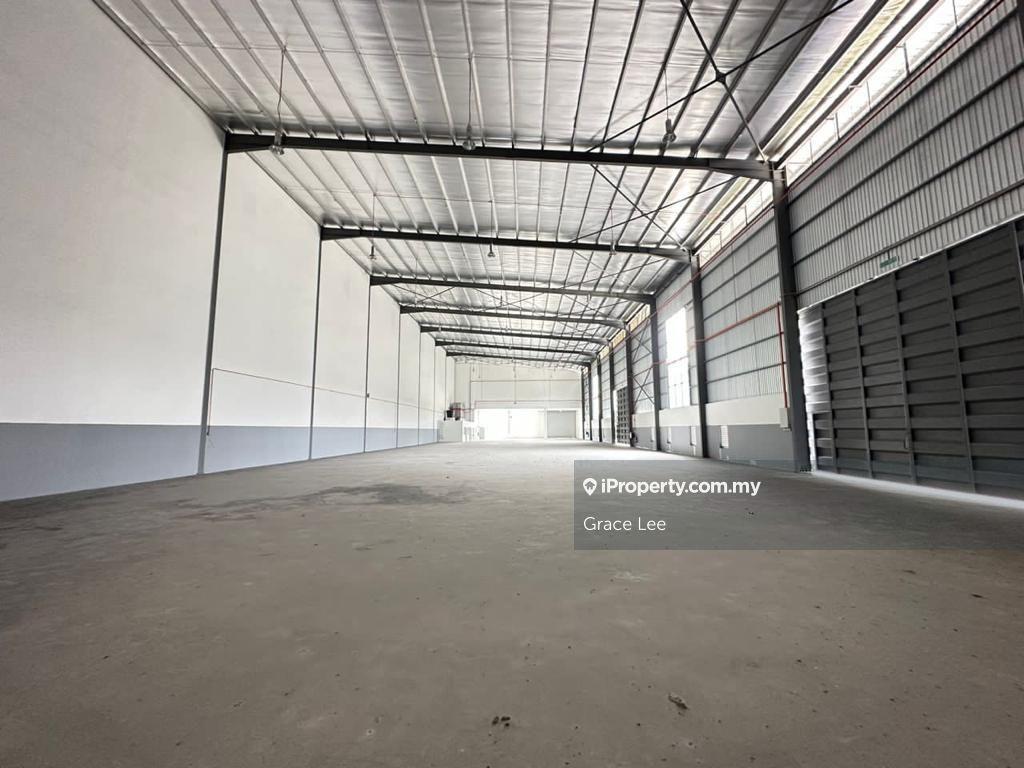 Corner Lot Nice 1.5 Storey Semi-D Factory For Sale