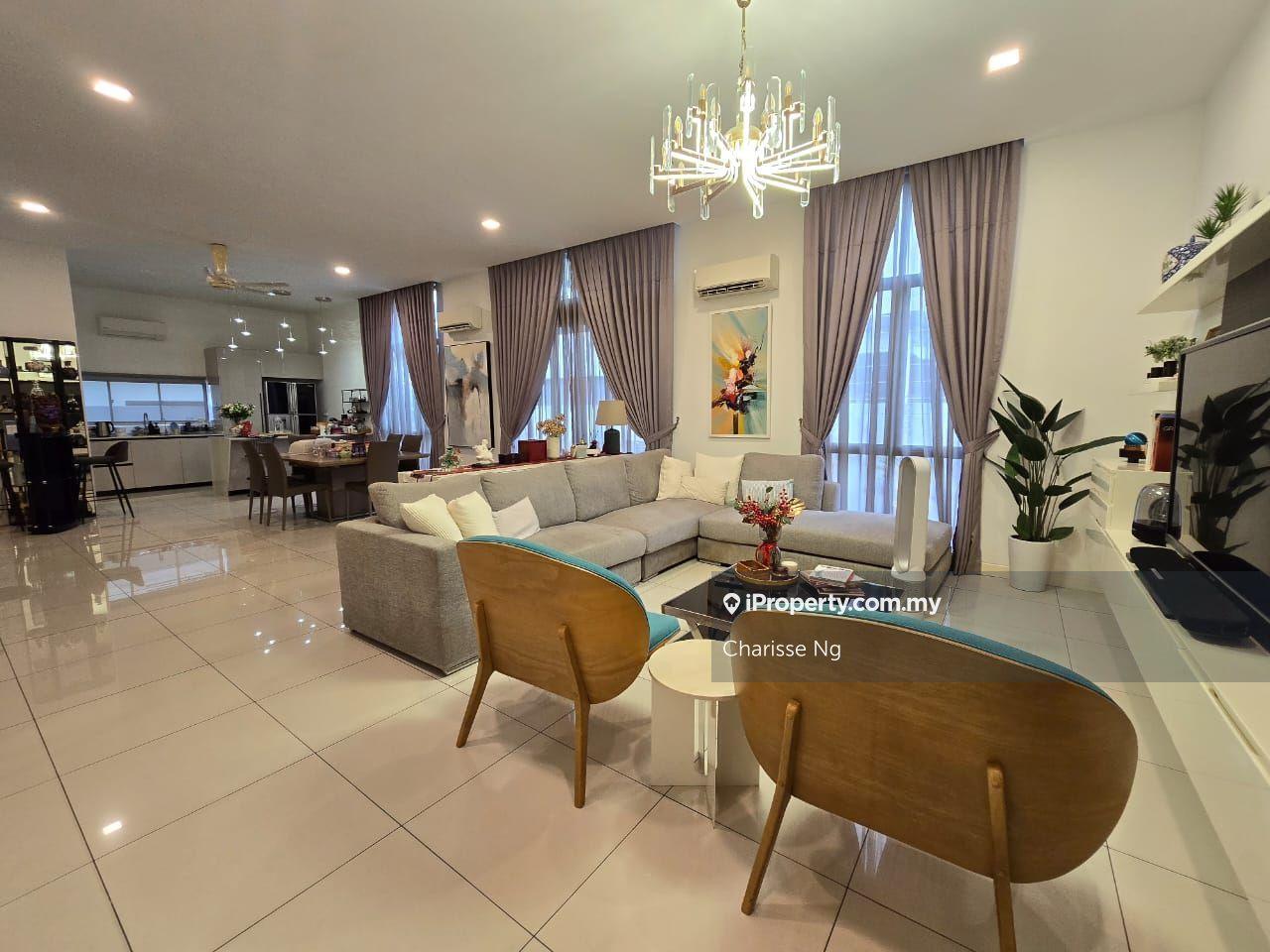 2.5 Storey Semi-D Very Good Condition with Standard Layout