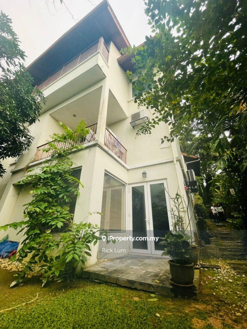 Biggest Semi D with big extensions & big karaoke room. View to apprec