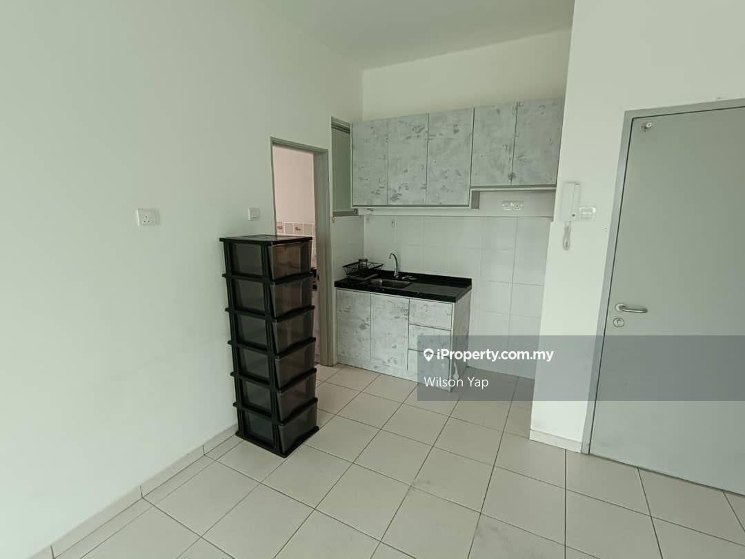 Corner Unit 5 rooms