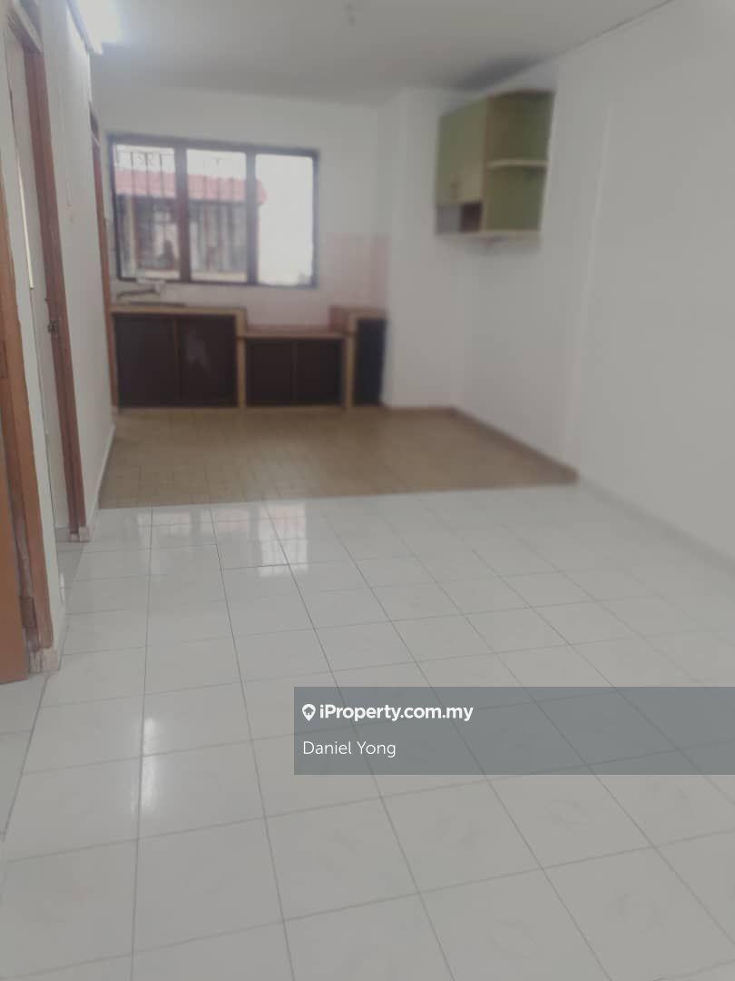 Skudai Taman Ungku Tun Aminah Flat Fully Renovated Condition