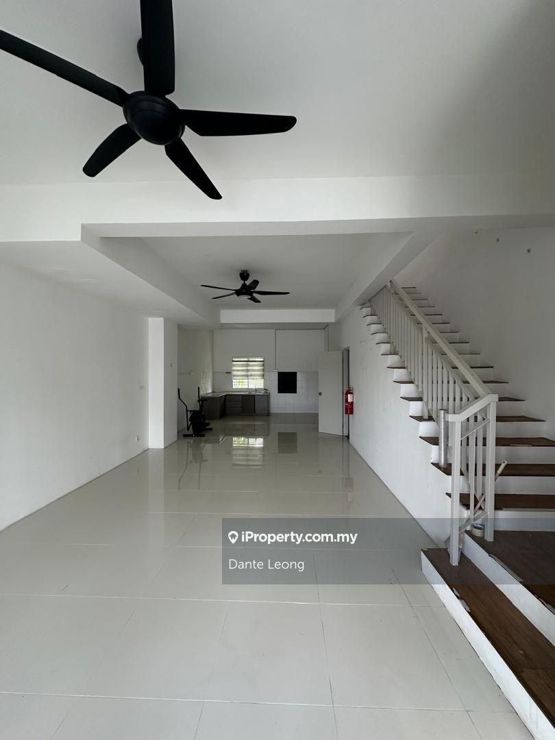 2 Storey House Casa Green For Sale