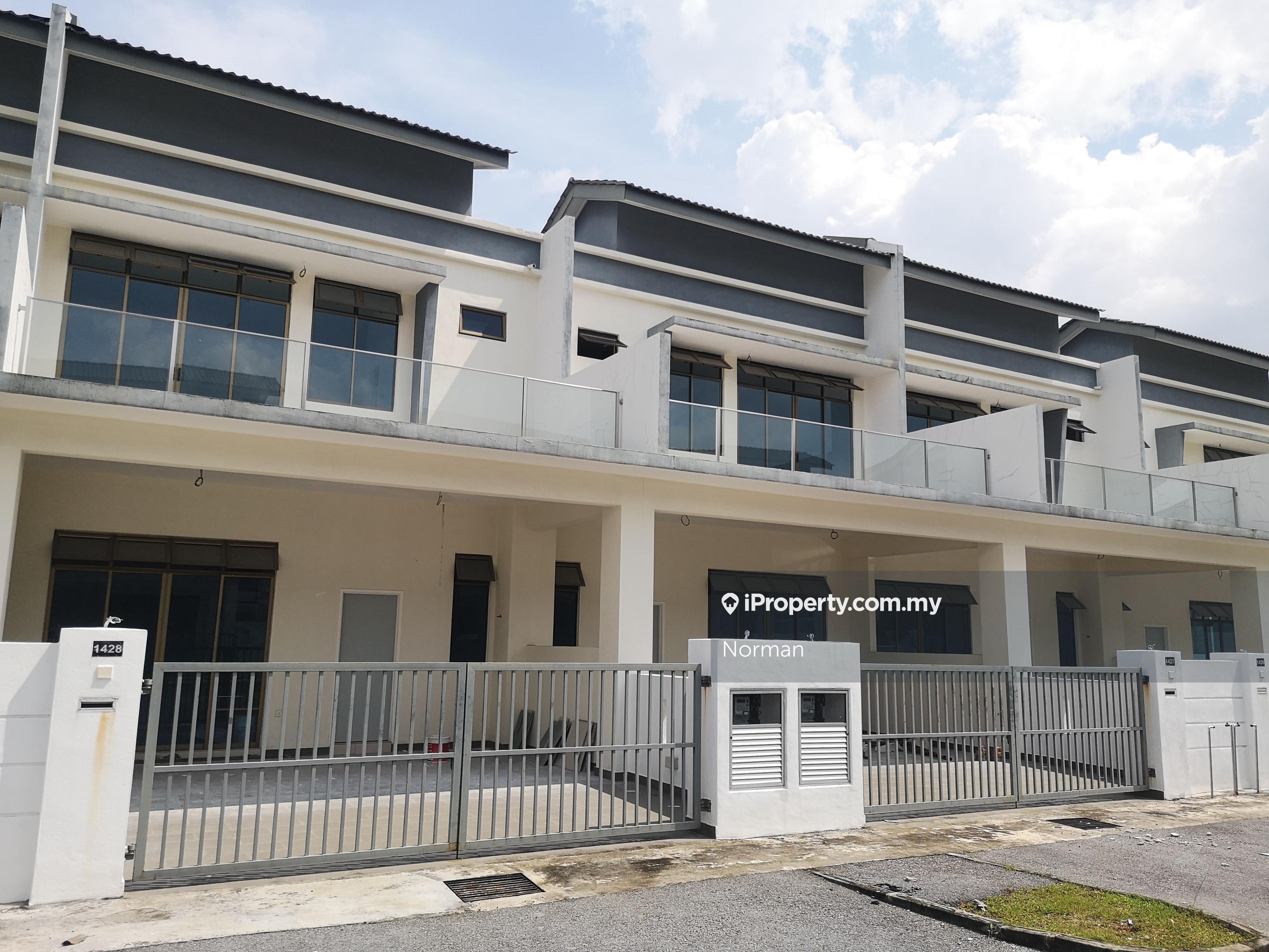 Terrace house for Sale