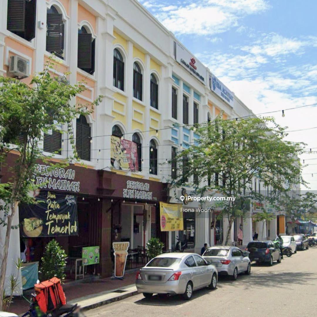 3 Storey Shop Lot For Sale Pusat Niaga Bukit Baru Utama , Melaka