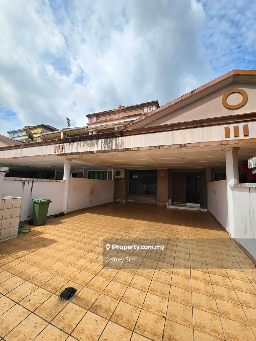 Double Storey Intermediate @jalan Setia Raja, opposite emart For Sale