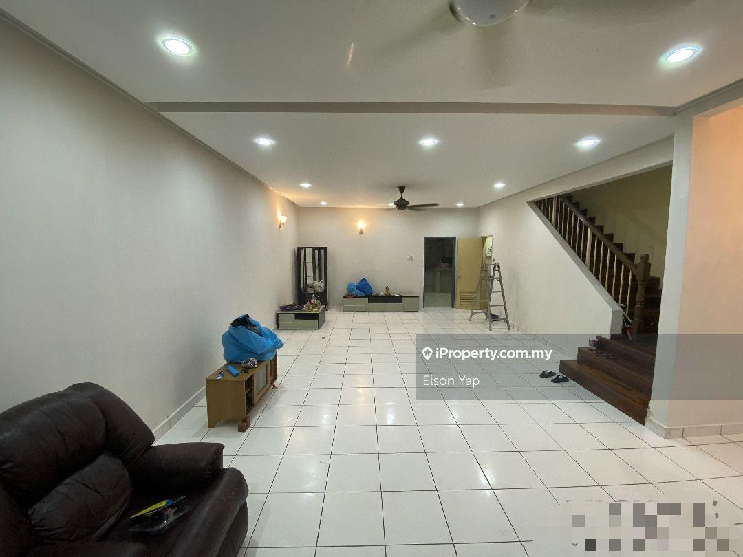 Freehold, 22x75, 4r3b, Renovated