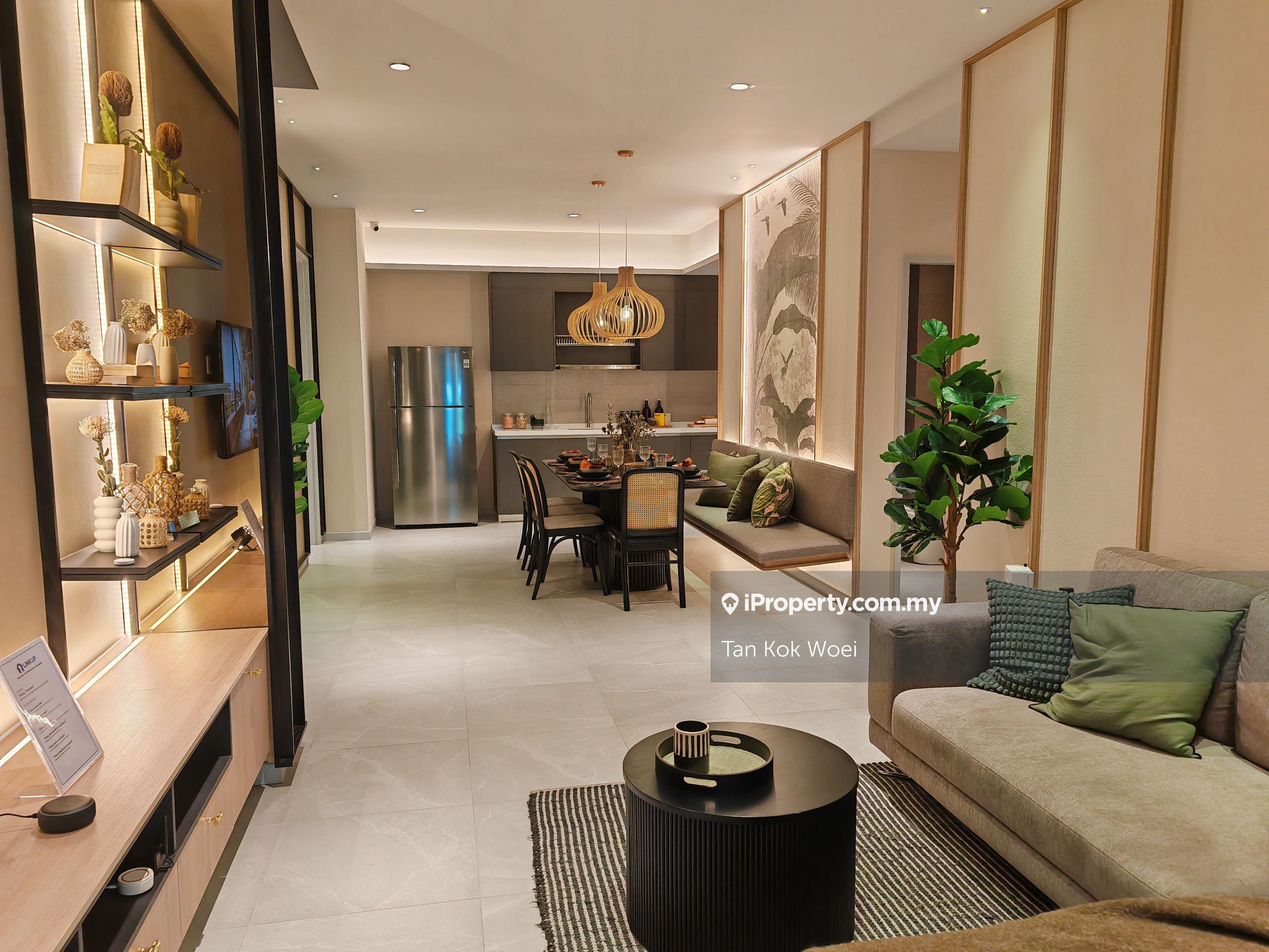 Freehold 3 Bedrooms layout,Low Density Condo