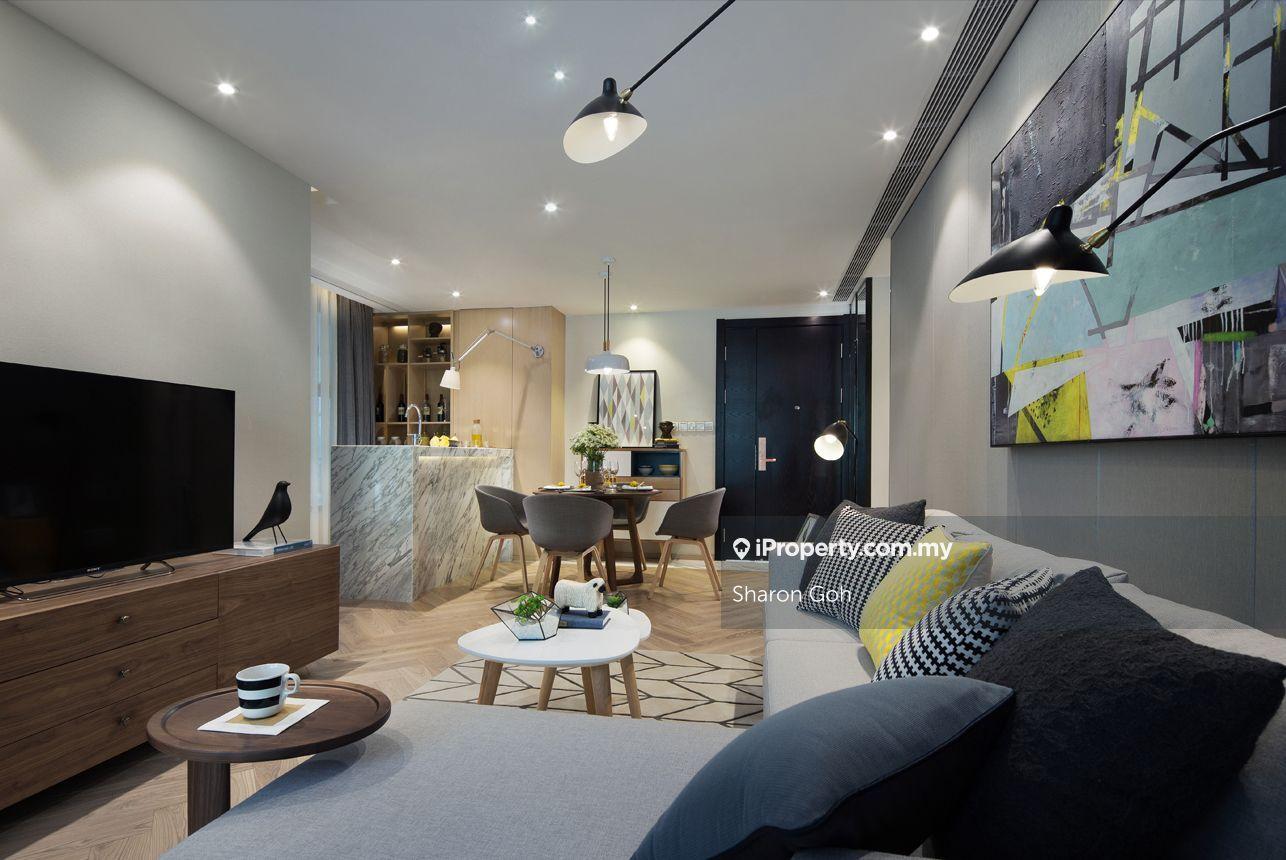 Freehold Condo / Beside MRT / Walk to Shop & Mall