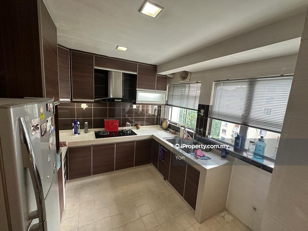 Corner Unit and Higher Floor 2 Car Park lot