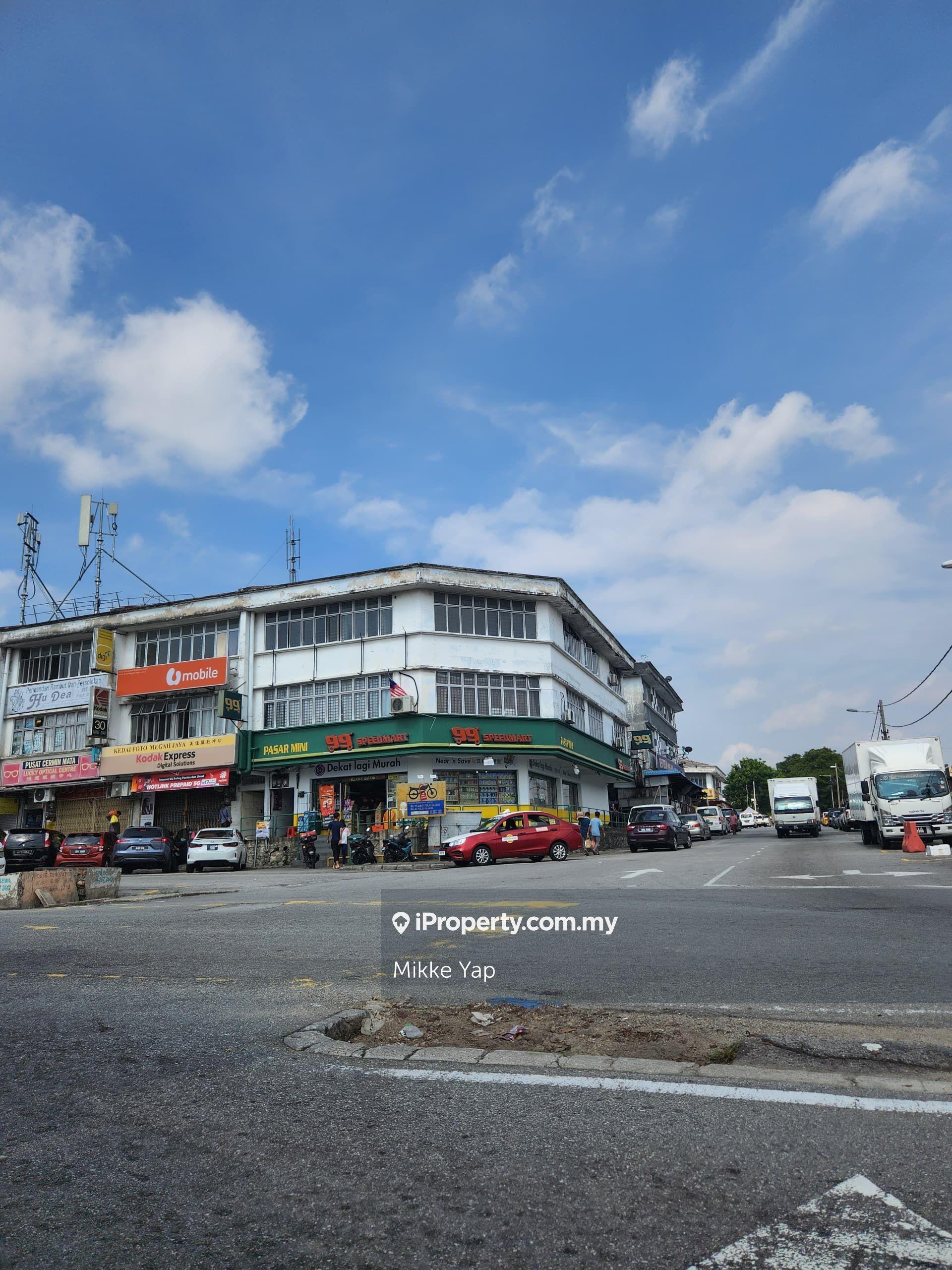 3 Storey Shop at Taming Jaya Balakong for sale