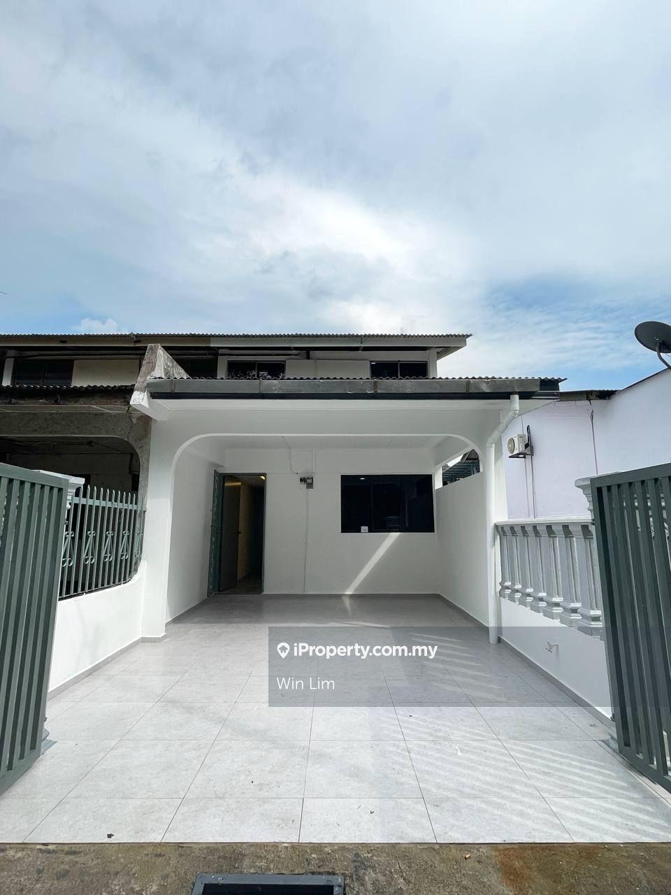 Taman Kota, Kota Tinggi, End Lot, Renovated, Rumah Sedia Untuk Pindah
