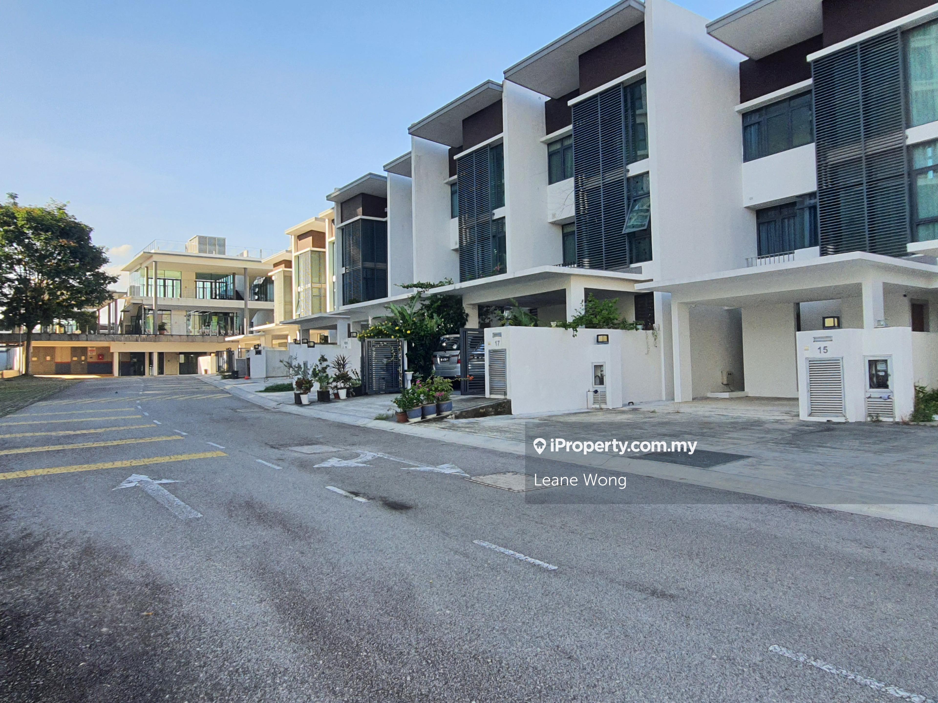 3 / 4 Sty Superlink House @ Cyberjaya, Freehold! 