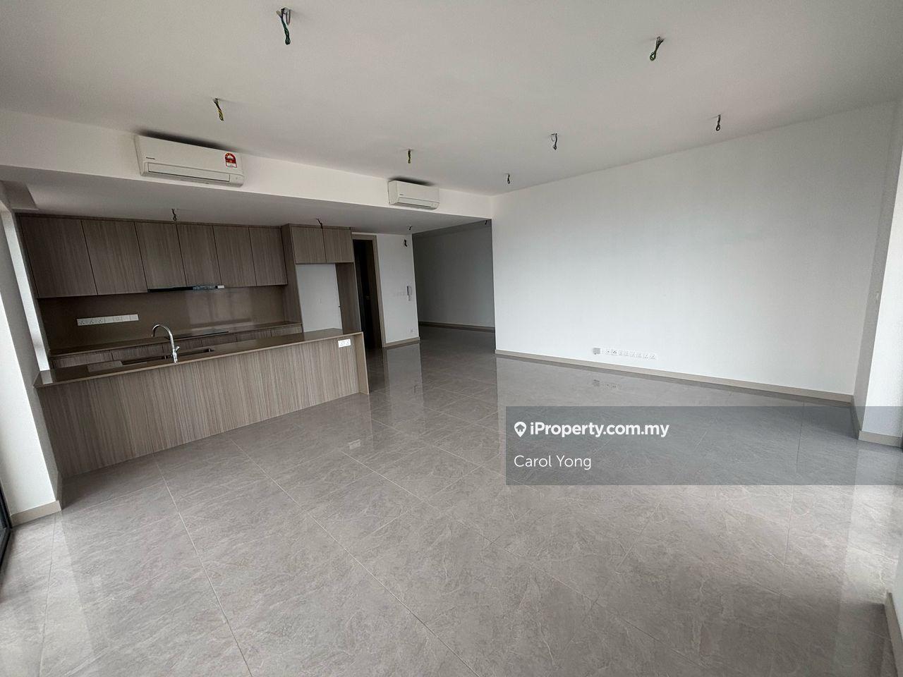 Just Listed! Brand New Unit & ready to welcome new owner