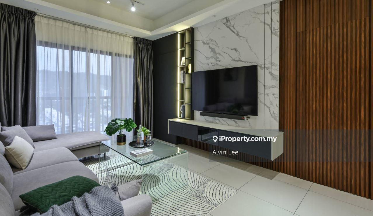 Near Mall / Low Density / Freehold / Free Furnished