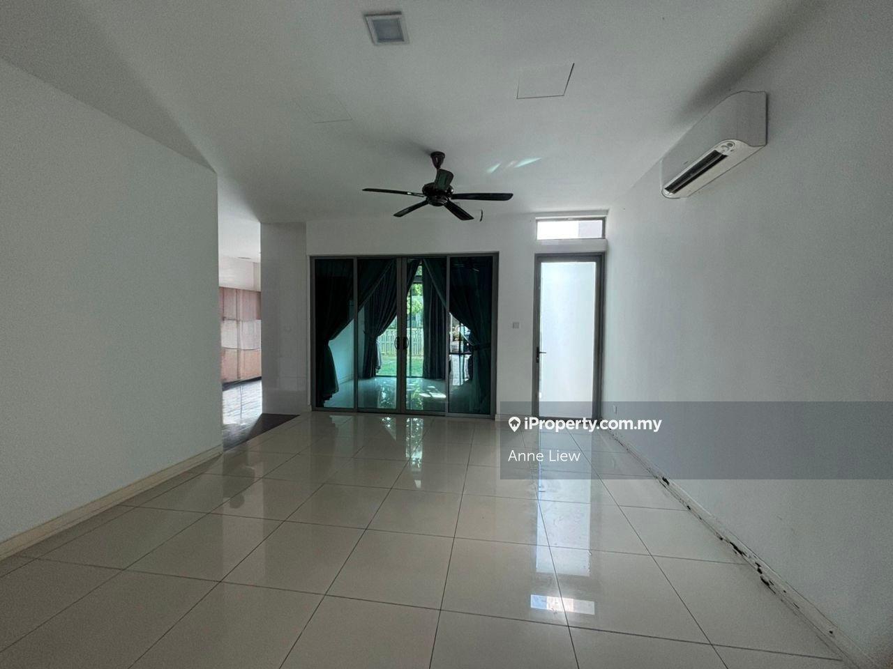 Partial furnished superlink house, very good condition