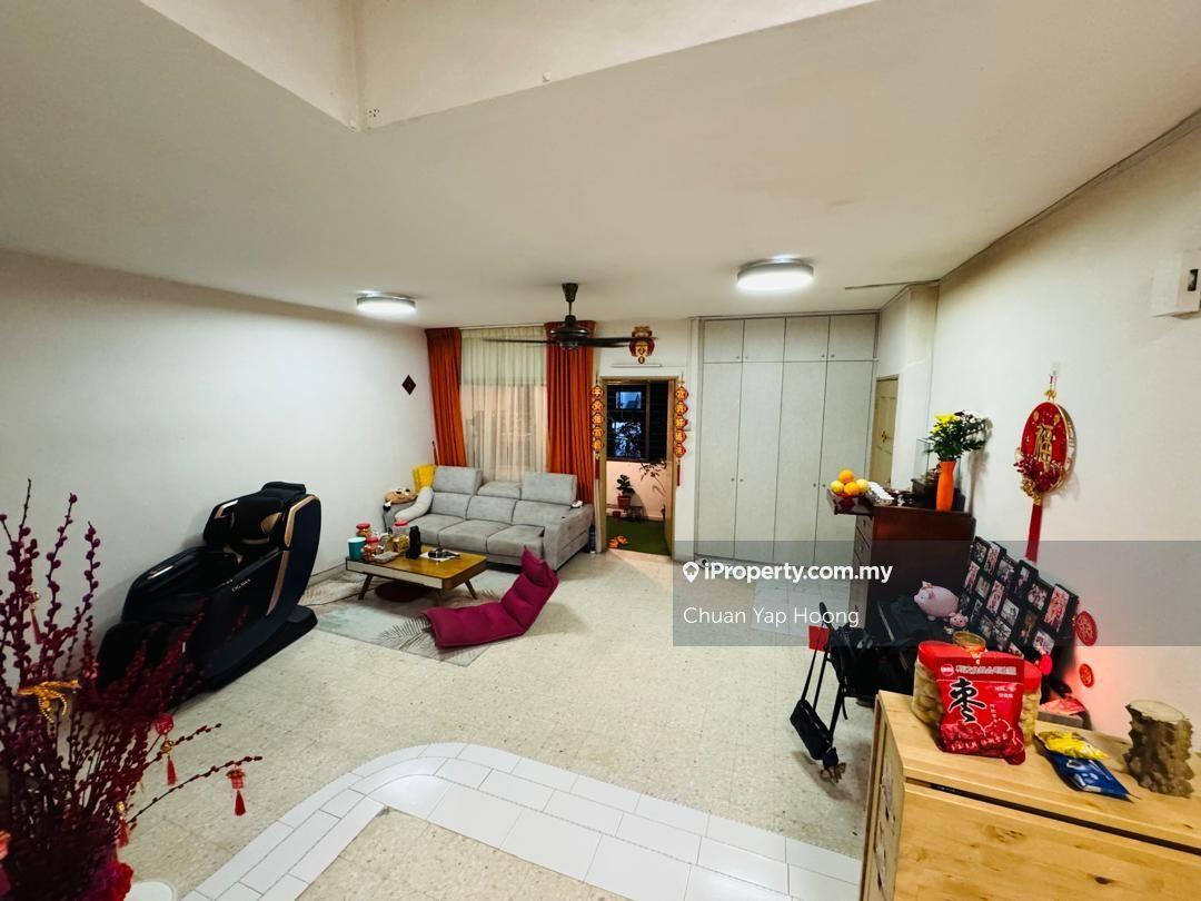 Well-Maintained Seapark Apartment Unit