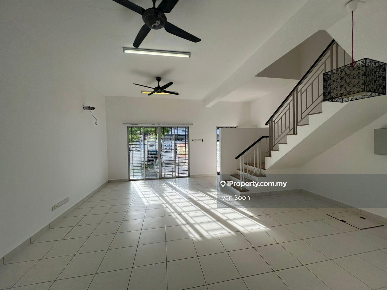 2 storey link house Saron type at Bukit Raja , klang