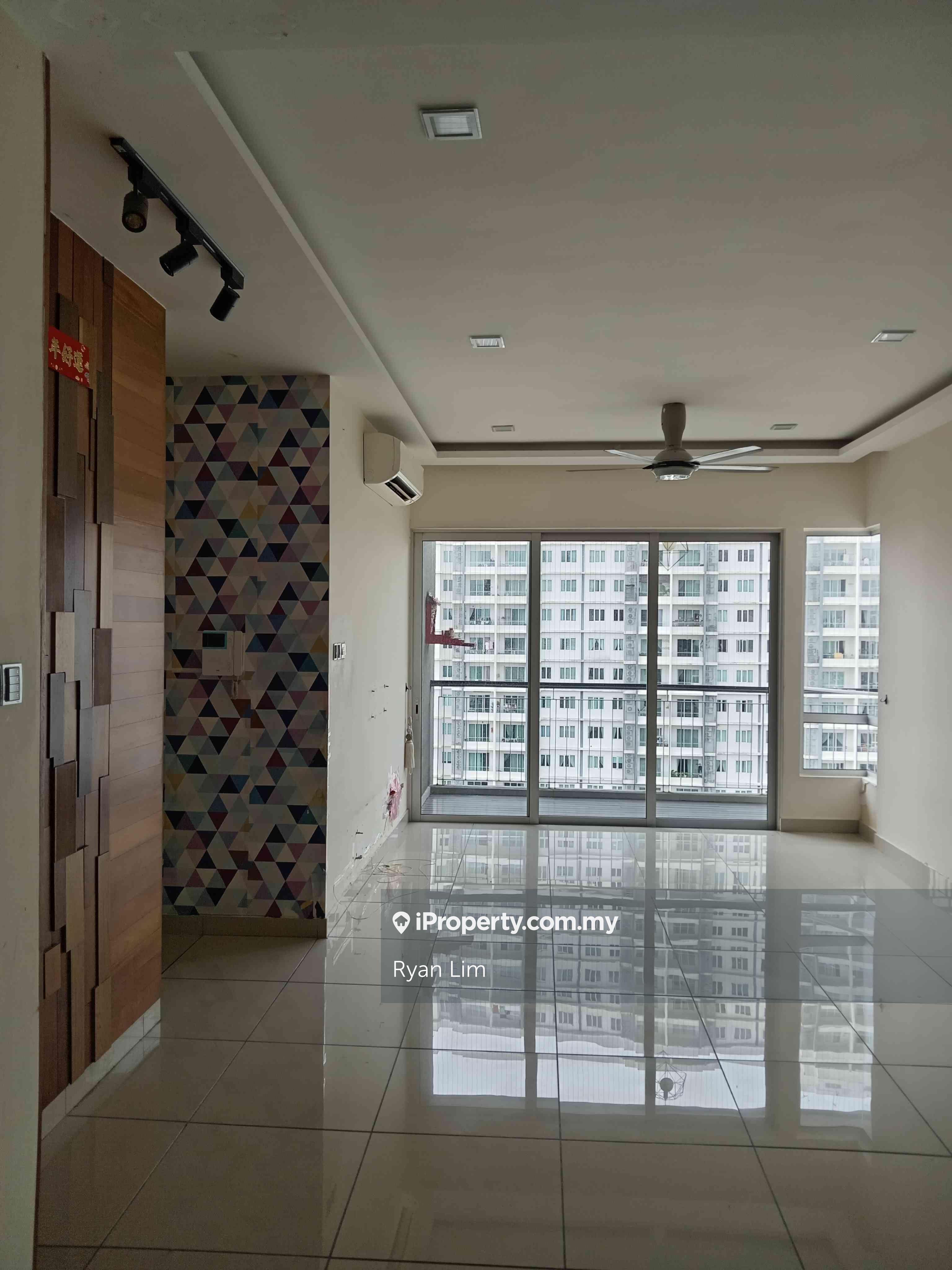 Corner, Renovated, Freehold