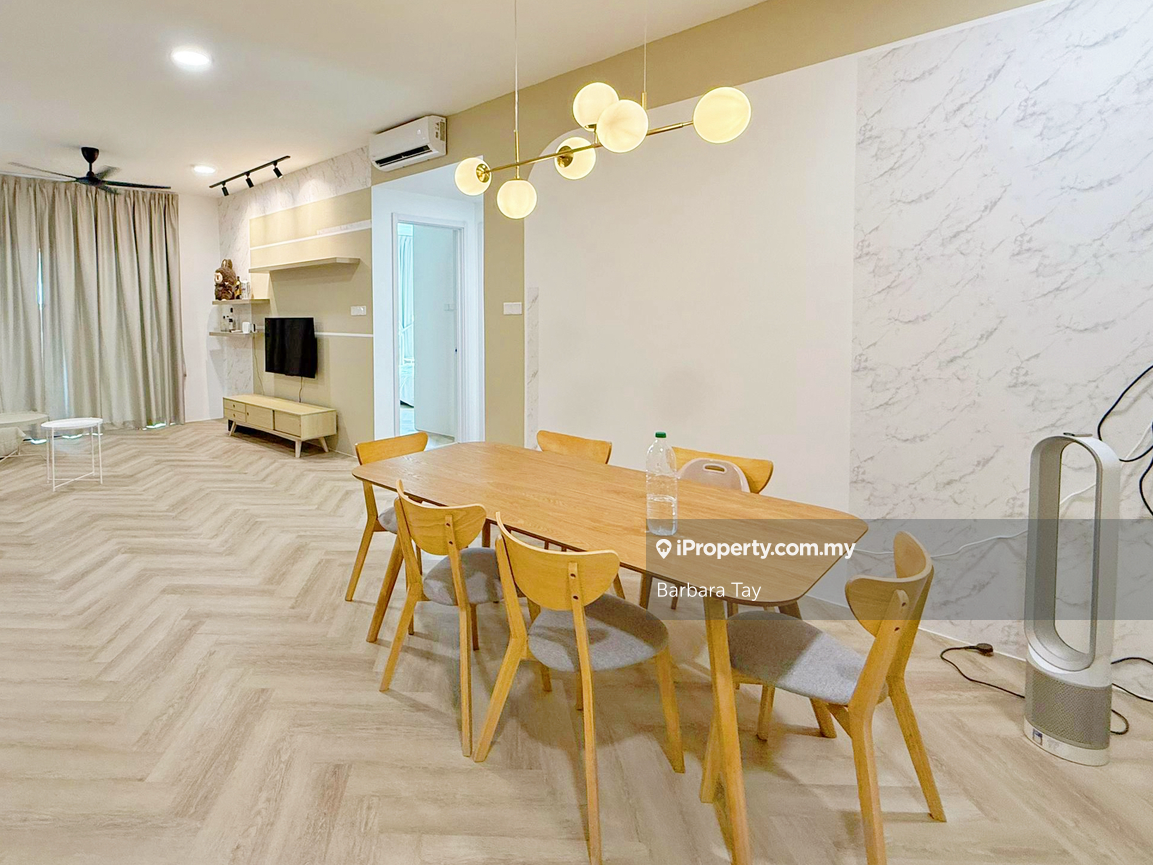 Nice, Ready, High Floor with Pool View unit @ Upton, Arang Rd, Kuching