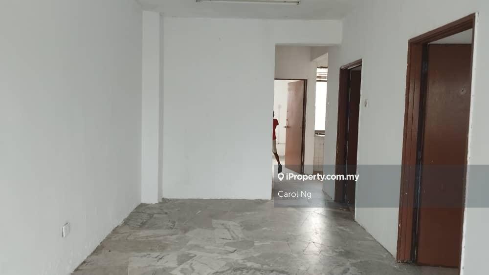 Limited unit single storey house