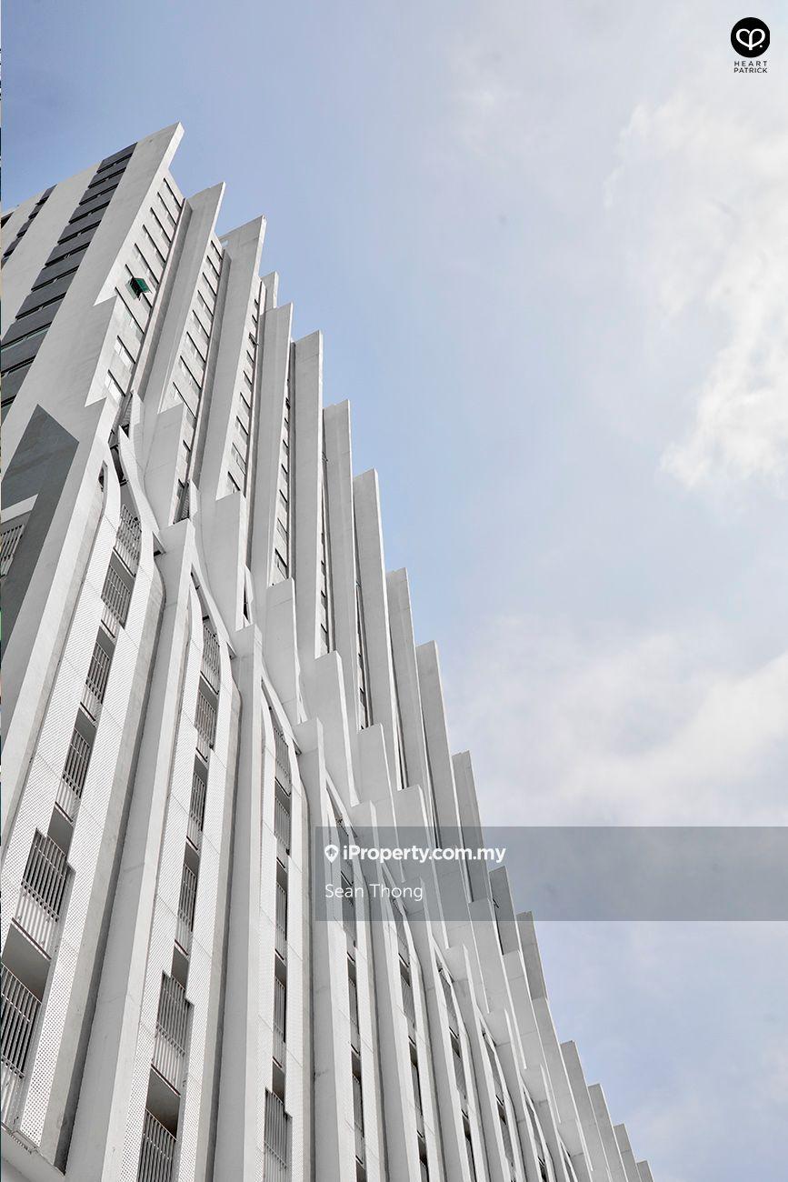 High Floor Corner Nice SOFO Unit For Sale
