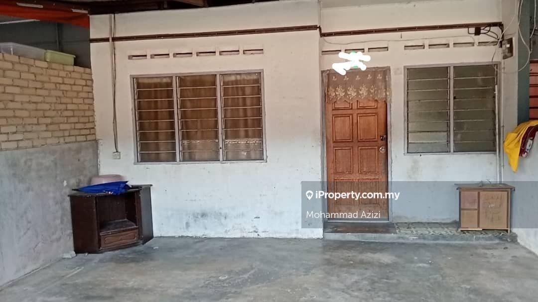 Teres setingkat seri Mahkota Batu 12