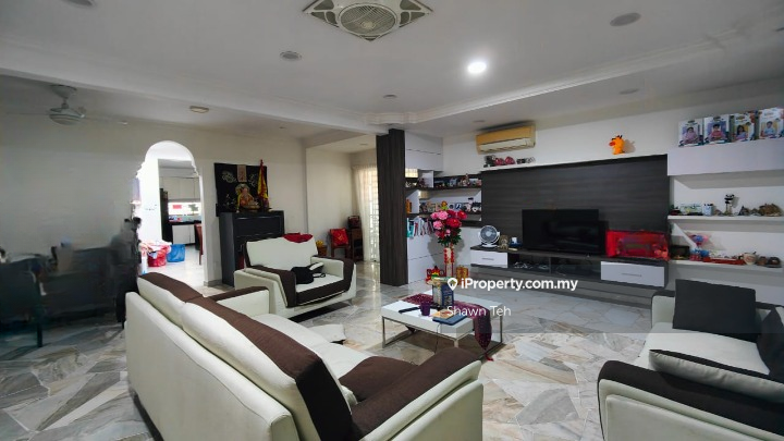 Freehold, Cheng, Renovated Corner Lot 2 storey terrace house