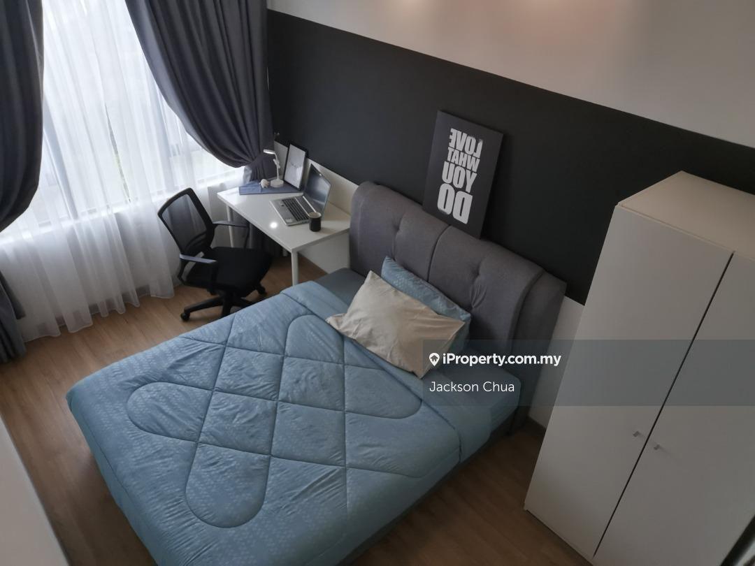The Green @ Subang West medium room for rent