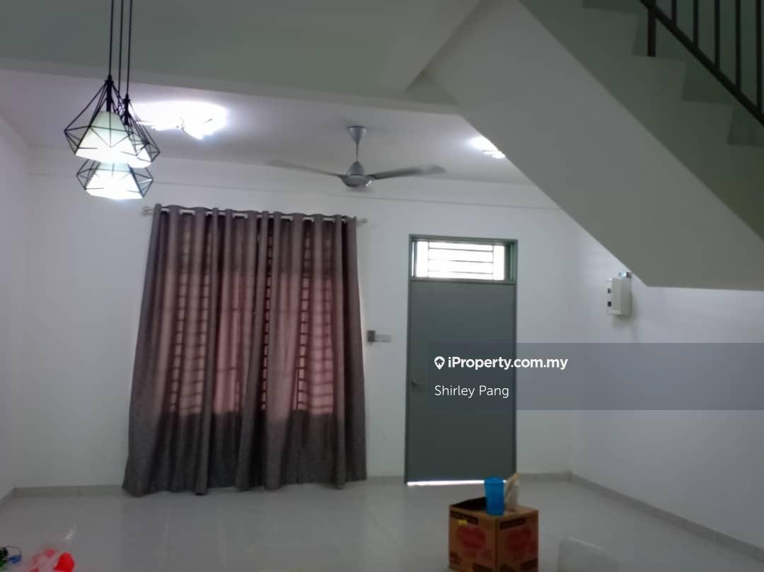 Taman Pulai Mutiara Double Storey Terrace House For Rent