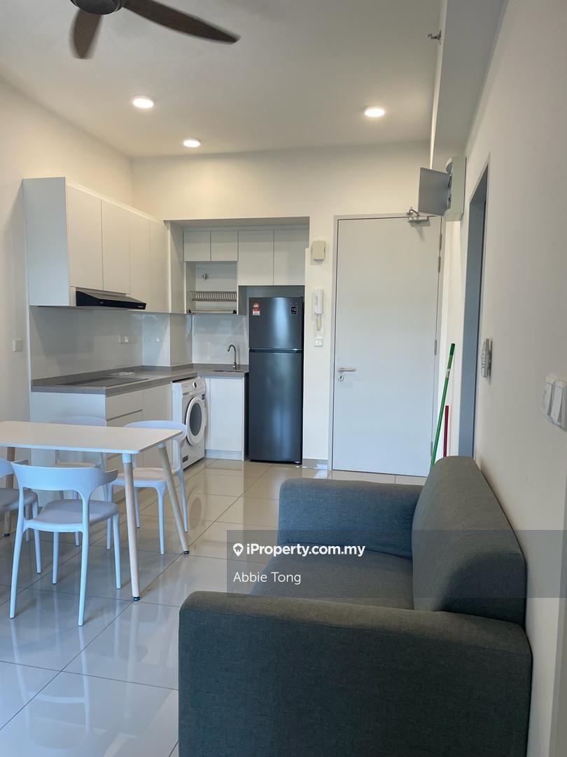 Plaza Residence 2r1b w/balcony carpark brand new beside LDP highway