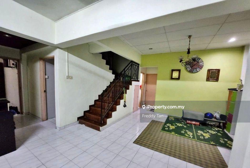 Halaman areka Un-furnished 1-car park