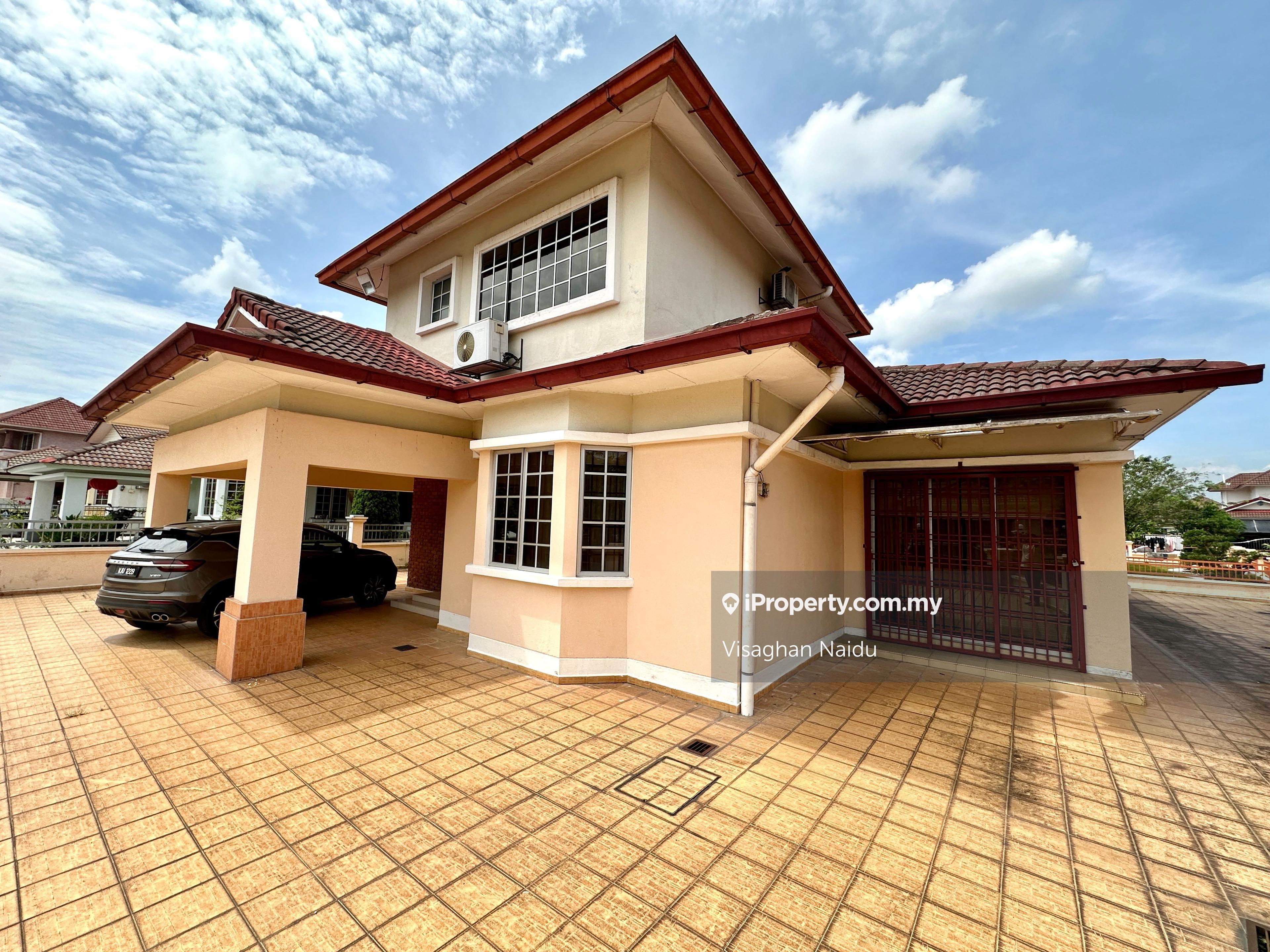 2-Sty Bungalow walking distance to Emerald Clubhouse