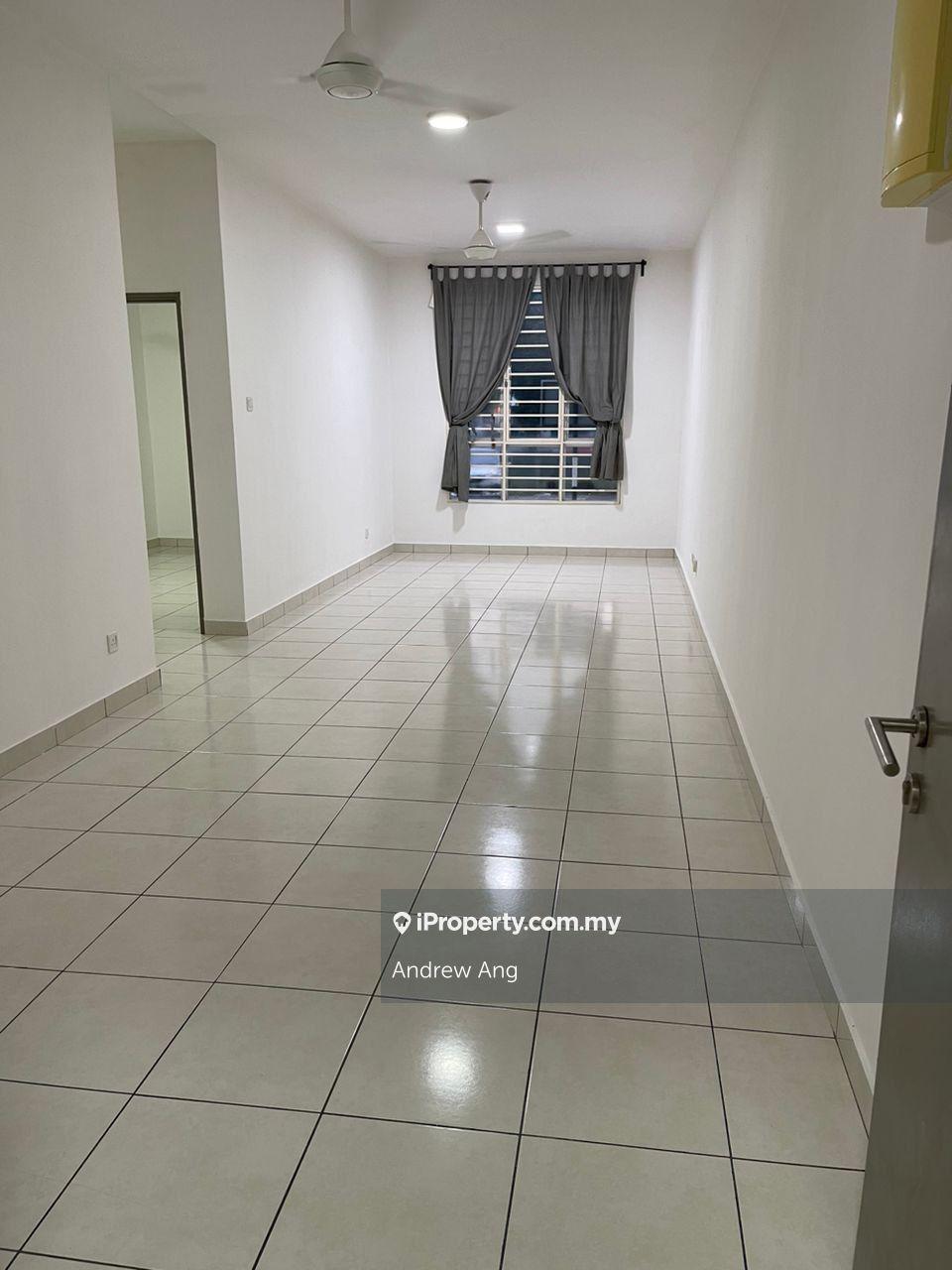 Ground floor Trifolis Apartment,900sqf,3r2b, Bukit tinggi 2, Klang