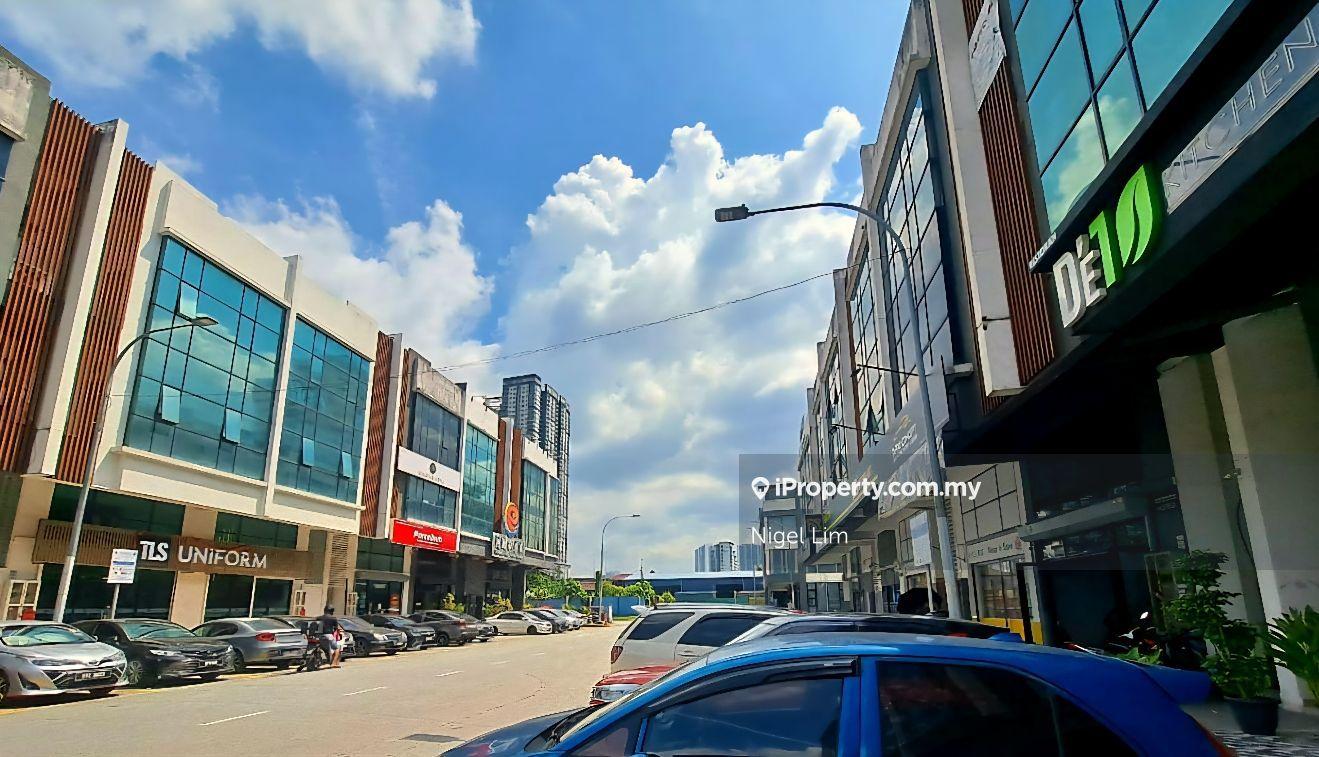 3 Storey Shoplot For Sale