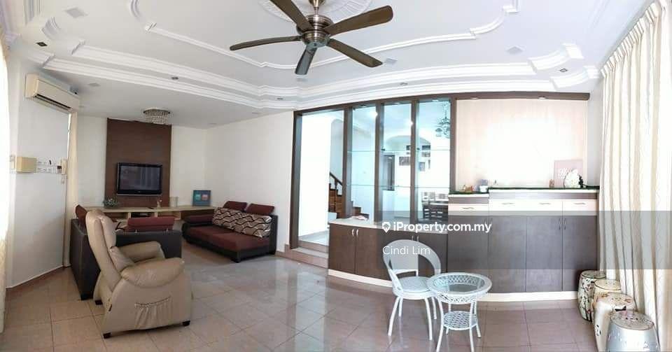 Taman perling 2 storey semi d house for rent