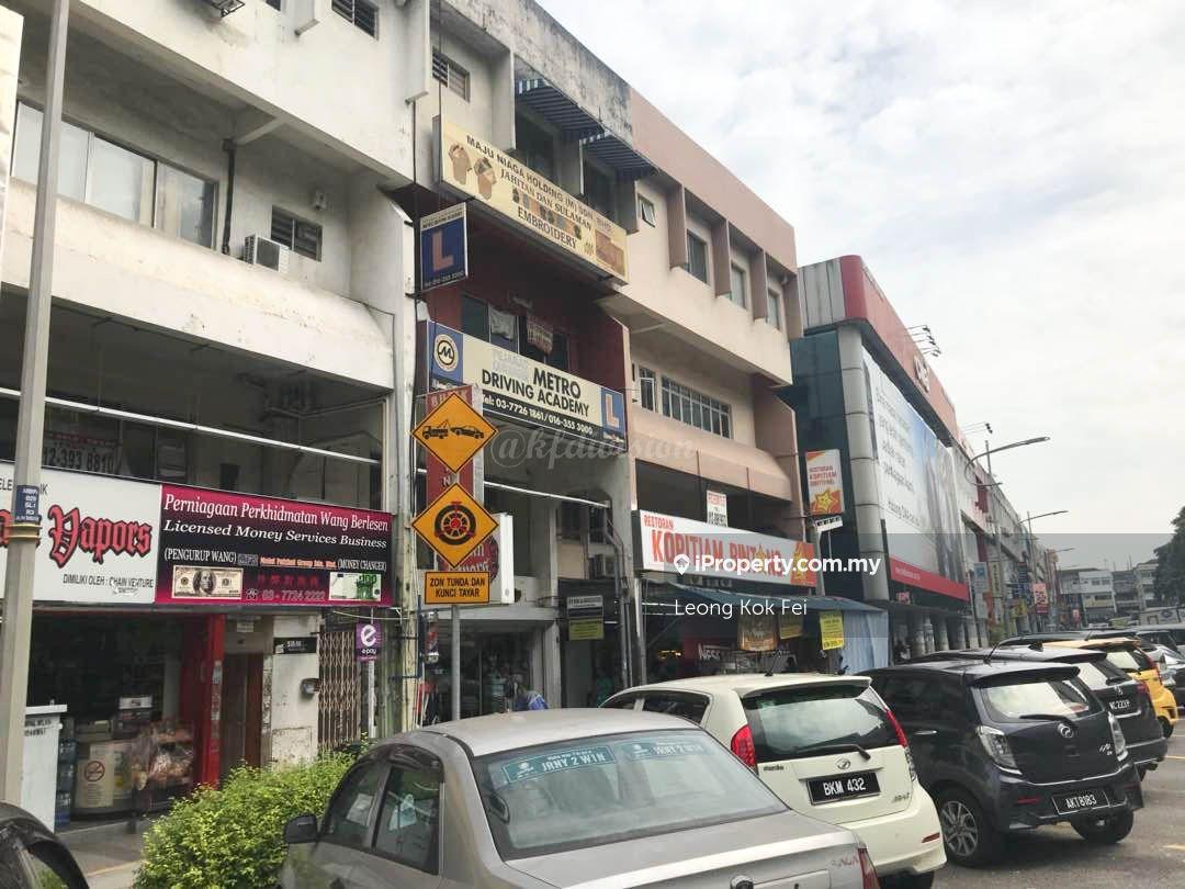 Situated in a convenient location, close to all local amenities