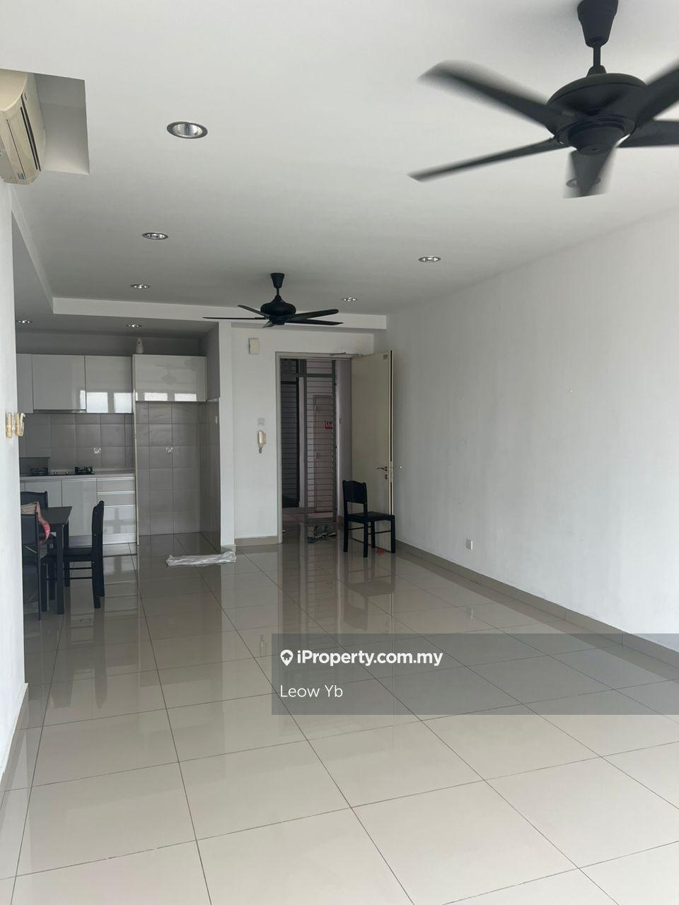 Mid High Floor Facing Pool Corner unit for Sale I-Residence