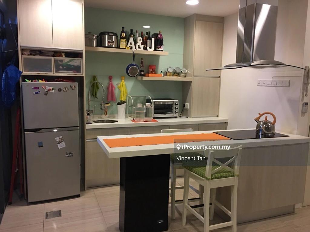 Move in condition renovated fully furnished walk to lrt lembah subang
