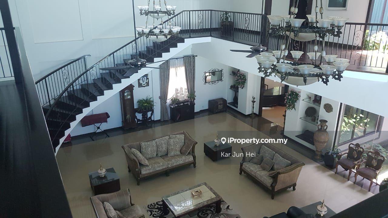 Cheap Nice Big 2 Stry Bungalow at Country Heights Kajang 