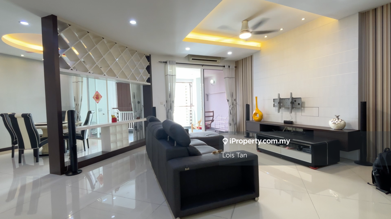 Just listed: 3 car parks, high floor,spacious layout, well kept  